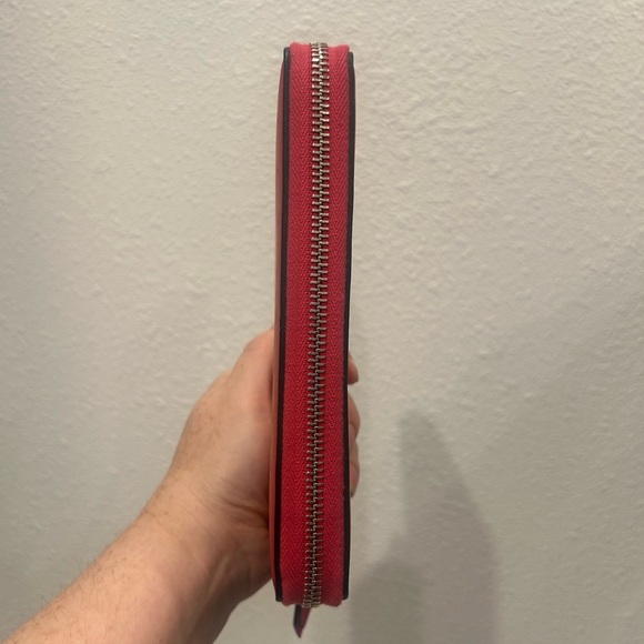 NWOT Gucci X Sega Collaboration Zippy Wallet Full Set - Picture 6 of 9